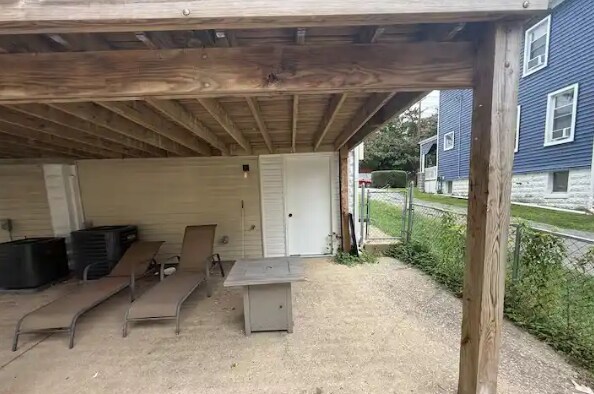 Building Photo - 1 Maple Ave