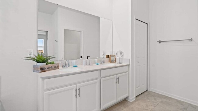 Building Photo - 1031 Splash Shot Pl