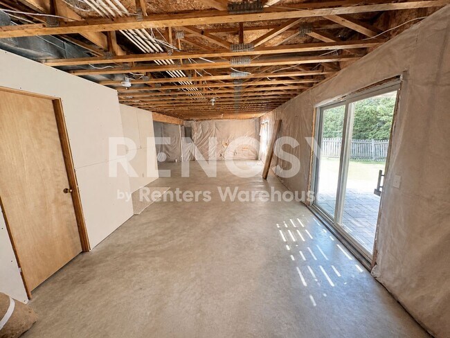 Building Photo - Available September 1st 3 Bedroom 3 Bath Single Family Home in Plymouth