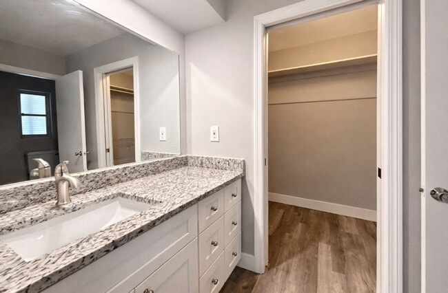 Building Photo - Newly Renovated 3 Bed / 2 Bath Single-Family Home with 2-Car Garage