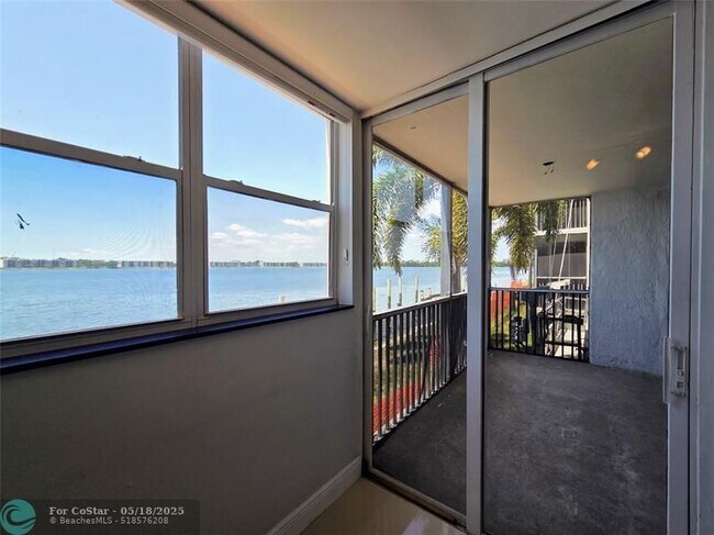 Building Photo - 106 Lake Emerald Dr