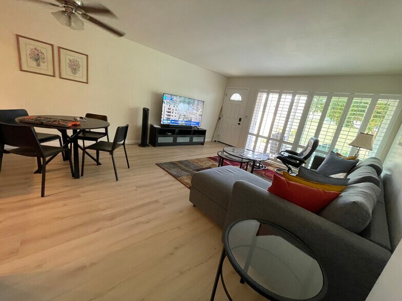 Living Room - 14181 Goldenwest St