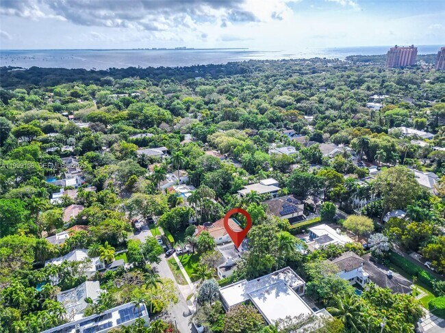 Building Photo - 4072 Park Ave