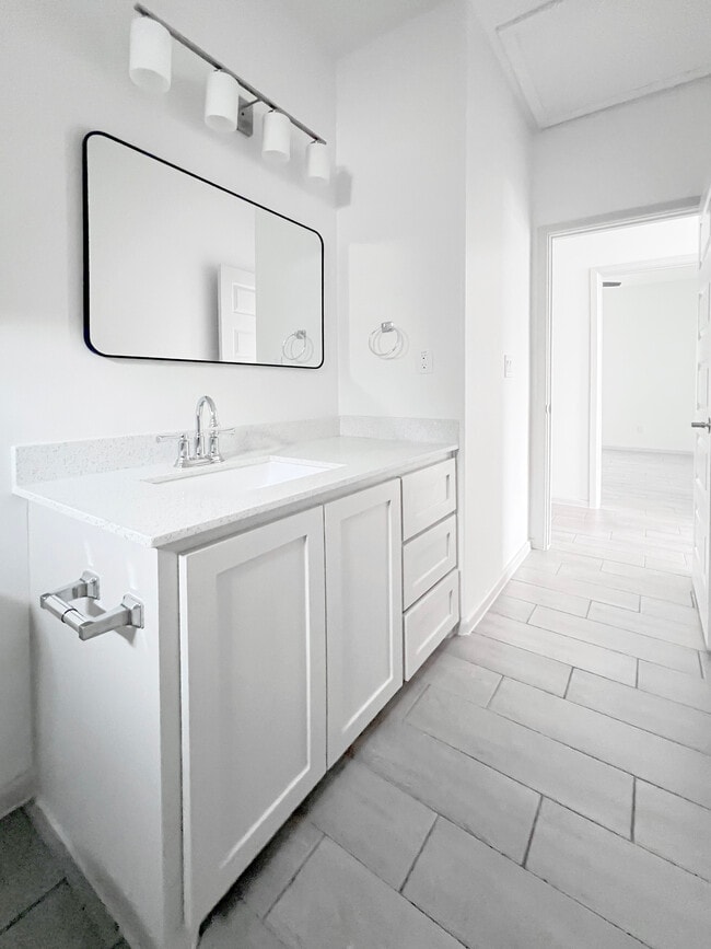 Building Photo - 1304 Shavano Dr