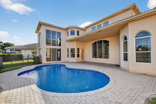 Building Photo - 6068 Pond Bluff Ct