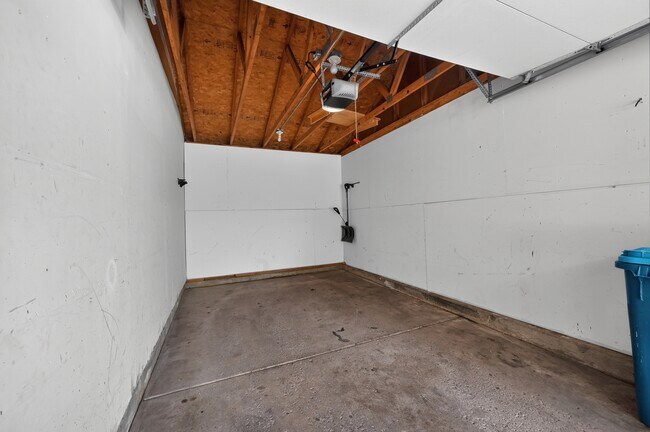 Building Photo - 1371 Andover Dr