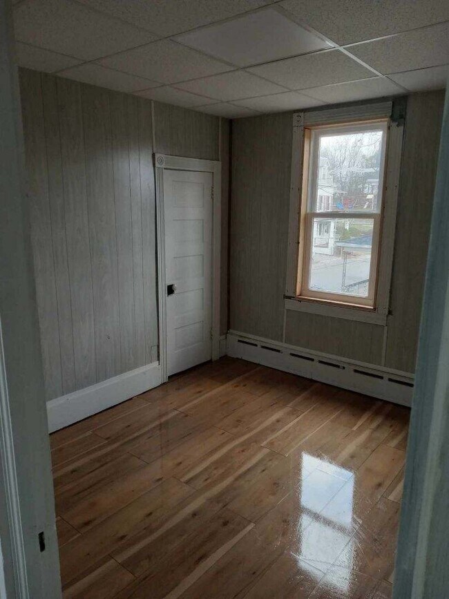 Building Photo - 719 Seneca St