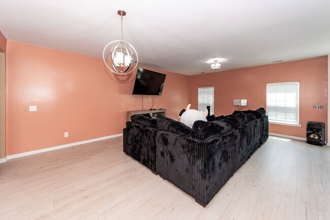 Building Photo - 4 Bedroom, 2.5 Bathroom Home in Moss Grove Plantation - Moncks Corner