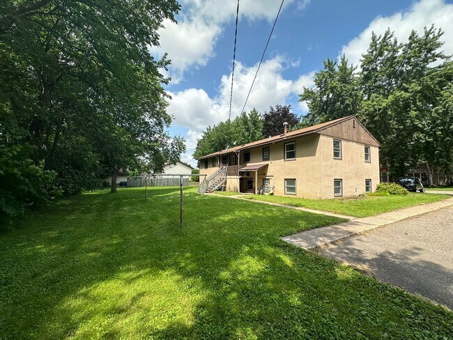 Building Photo - 650 4th St