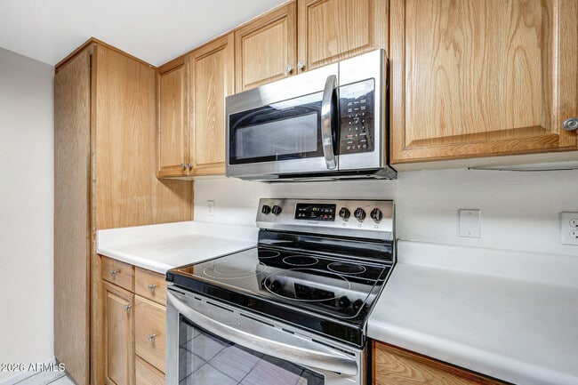 Building Photo - 1001 N Granite Reef Rd