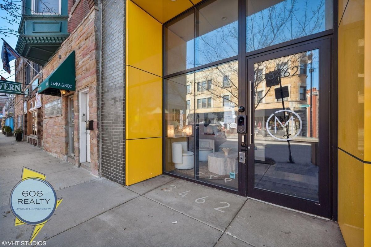 Building Photo - 3462 N Lincoln Ave