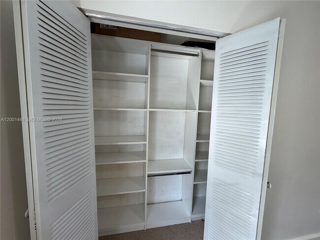 Building Photo - 3582 NE 171 St