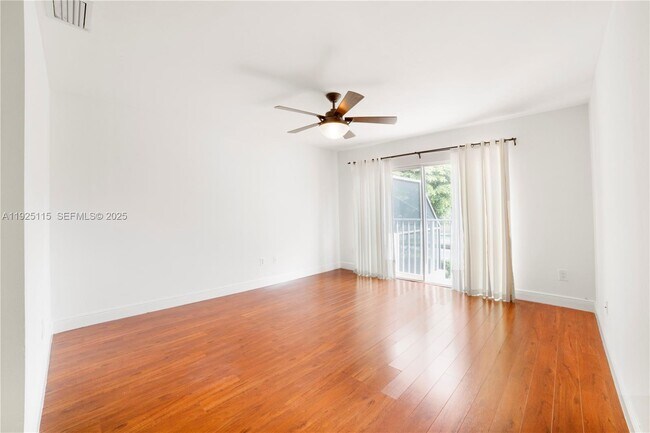 Building Photo - 5127 NW 102nd Ct