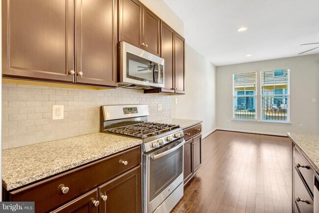 Building Photo - 8932 Dahlgren Ridge Rd
