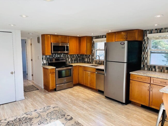 Primary Photo - 22 Lincoln Pl