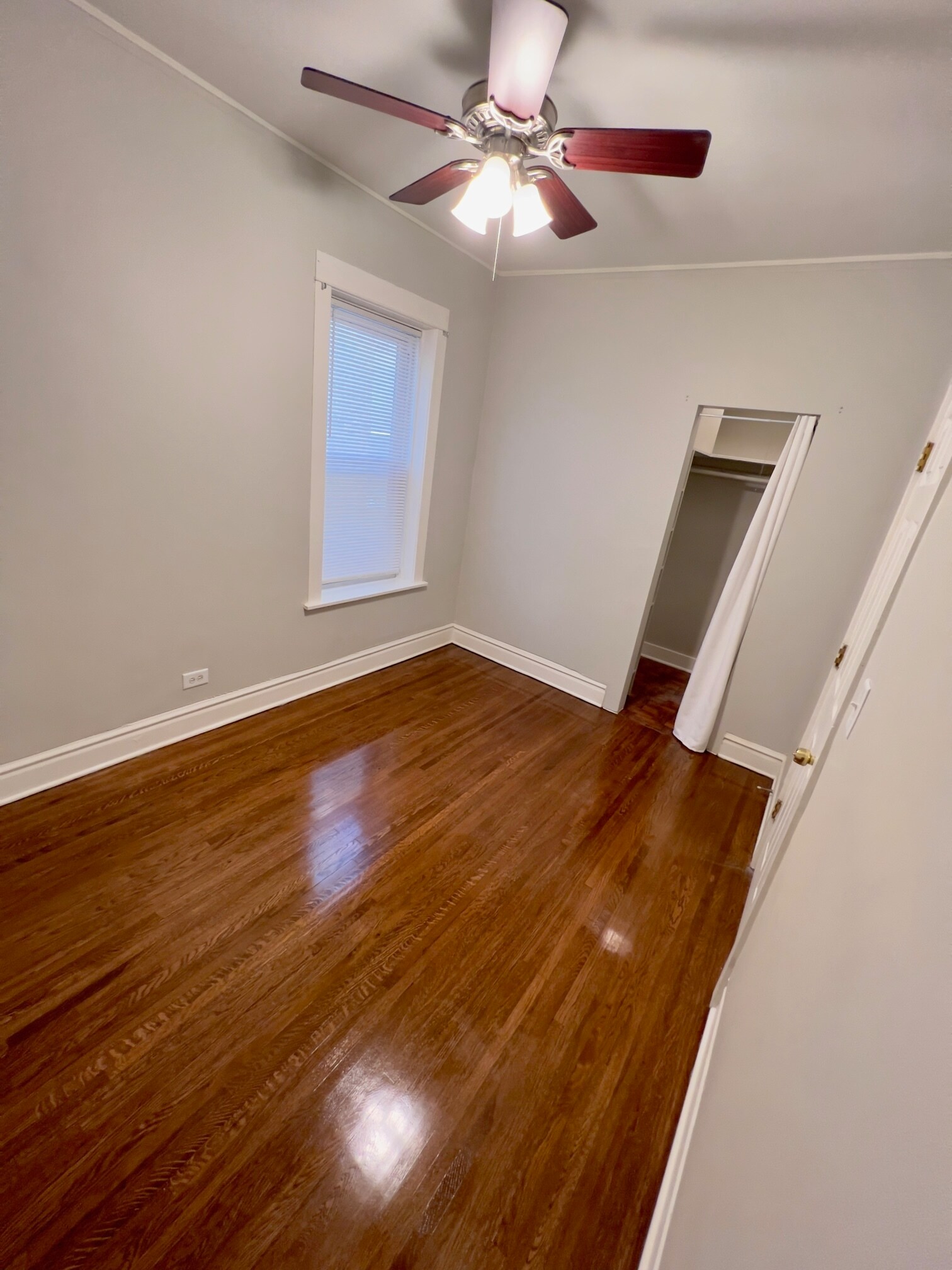 Building Photo - 4827 W Barry Ave