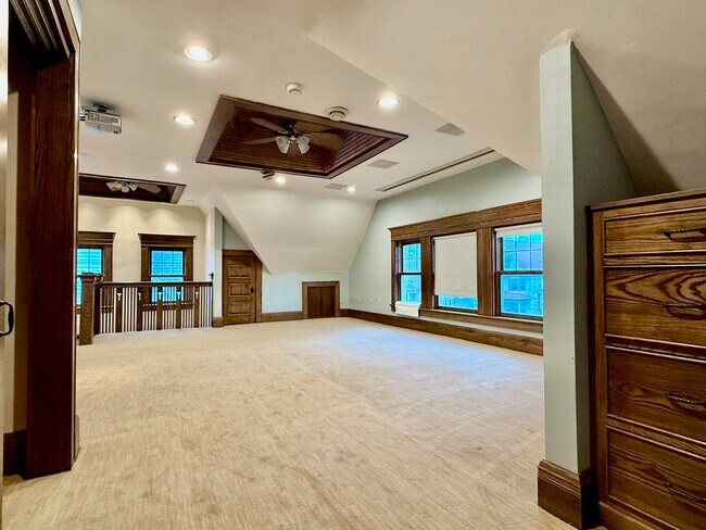 Building Photo - 2723-25-25A N Downer