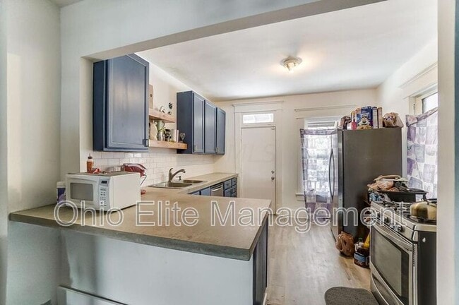 Building Photo - 890 Studer Ave