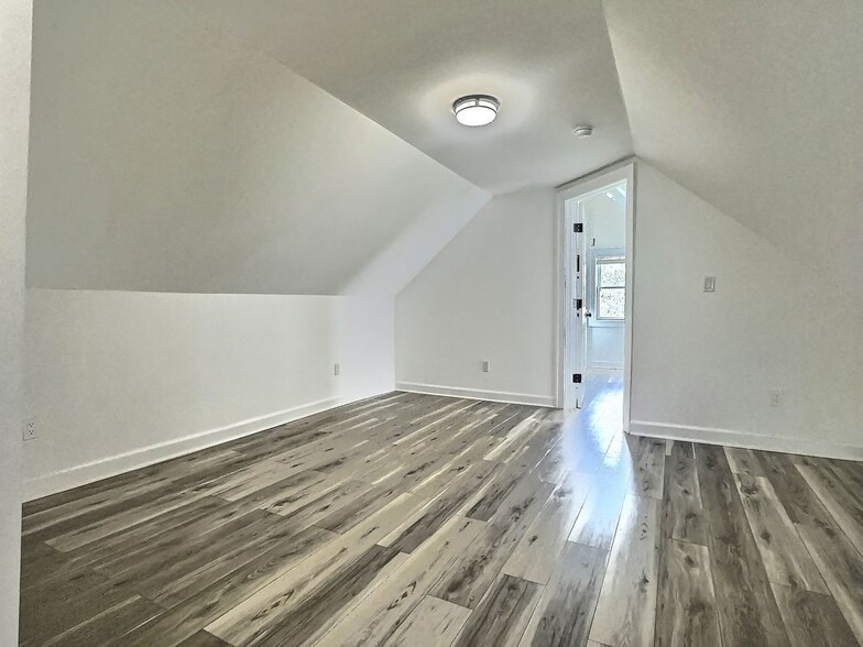 Building Photo - 41 Taff Ave