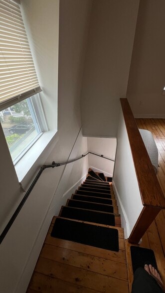 Building Photo - 44 E Bowery St