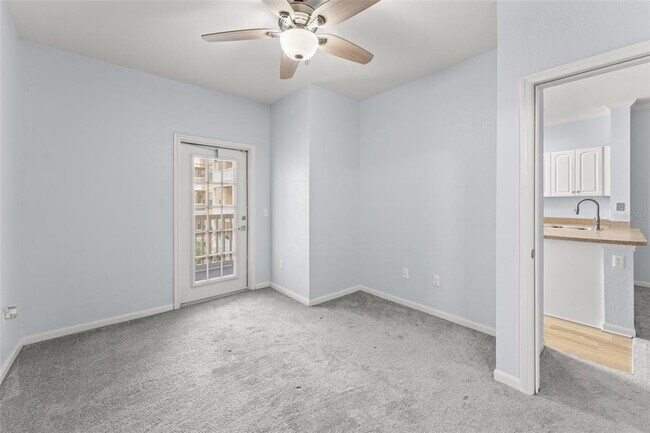 Building Photo - 860 N Orange Ave