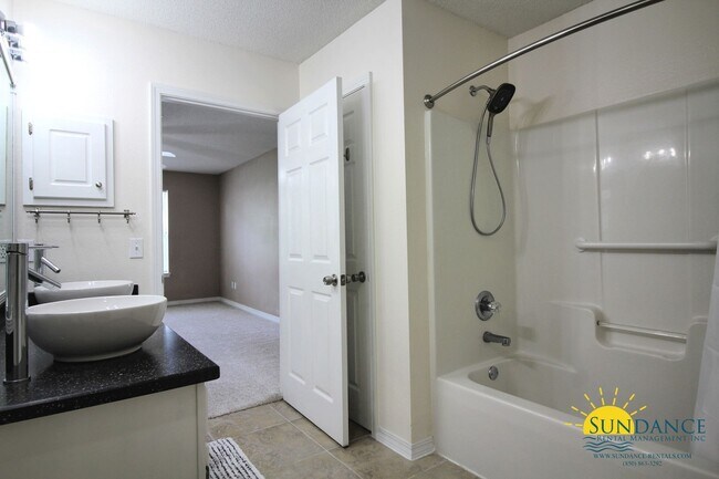 Building Photo - Gorgeous 3 Bedroom Home in Fort Walton Beach