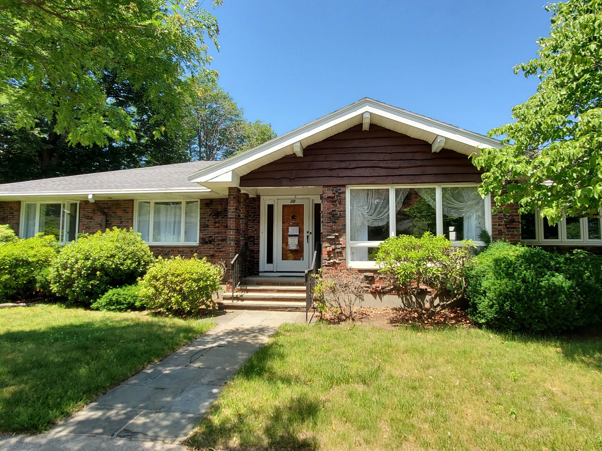 Building Photo - 20 Mossdale Rd