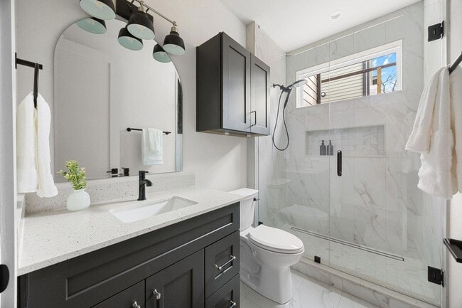 Building Photo - 1709 Maple Ave