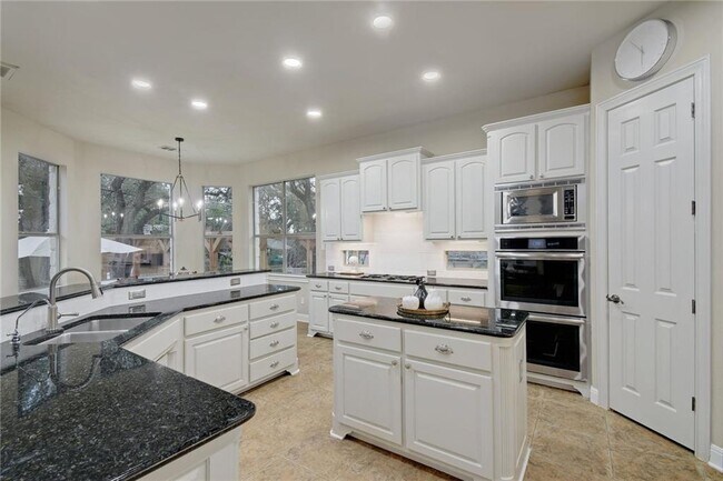 Building Photo - 9903 Tree Bend Cove