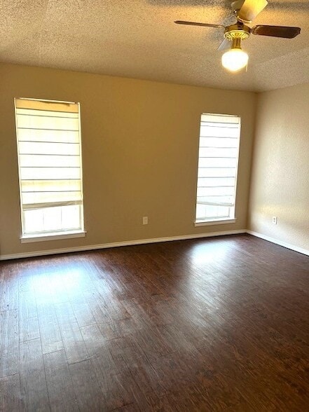 Building Photo - 624 Johnathon Ct