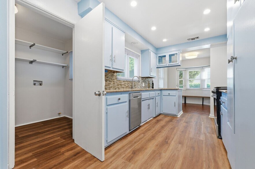 Building Photo - 8611 S 5th Ave