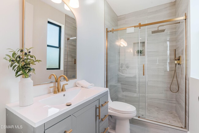 Building Photo - 252 Capri Dr