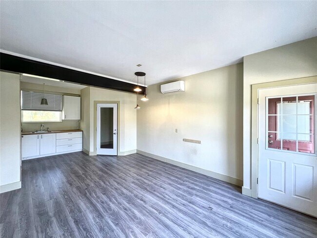 Building Photo - 8750 Scarlet Cir