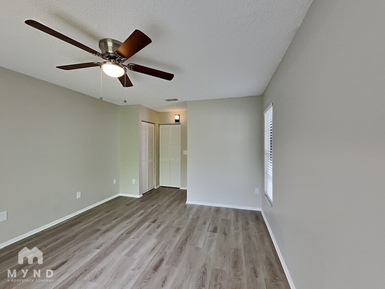 Building Photo - 7830 Seasons Ln