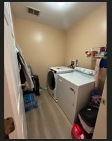 Building Photo - 11 Windsong Cir