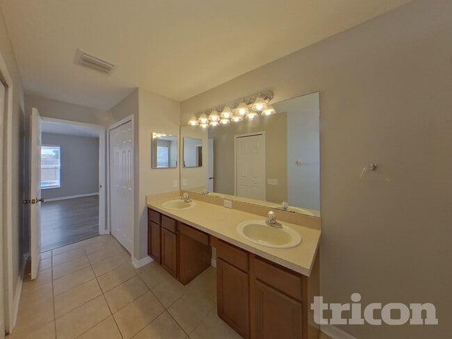 Building Photo - 4412 Windmill Pointe Dr