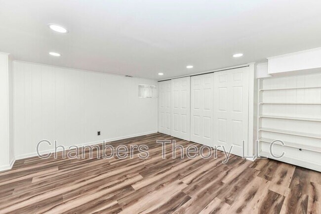 Building Photo - 3057 S Buchanan St