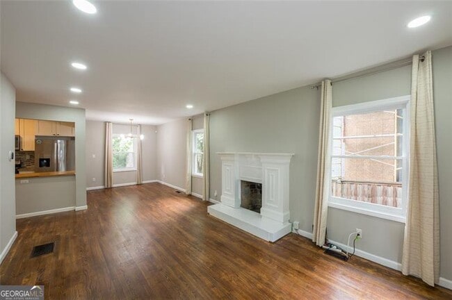 Building Photo - 1565 Overland Terrace SE