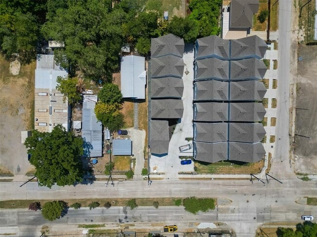 Building Photo - 6131 W Montgomery Rd