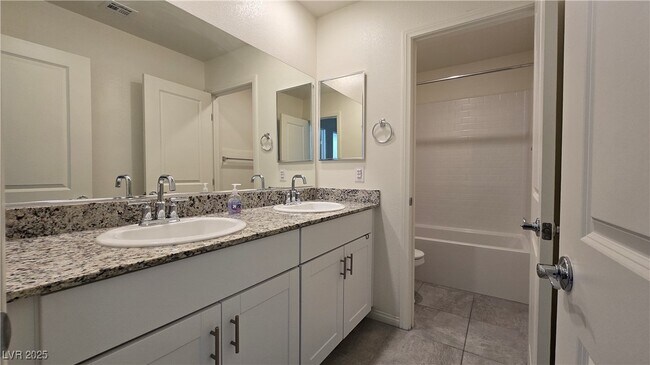 Building Photo - 10971 Meridian Flds Ave