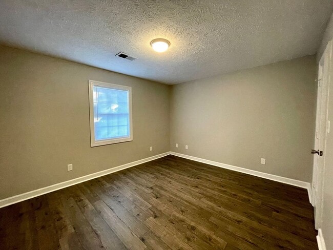 Building Photo - 00509