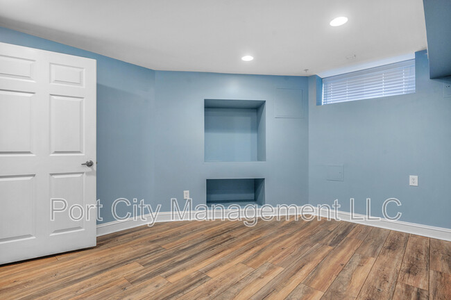 Building Photo - 131 S Bouldin St