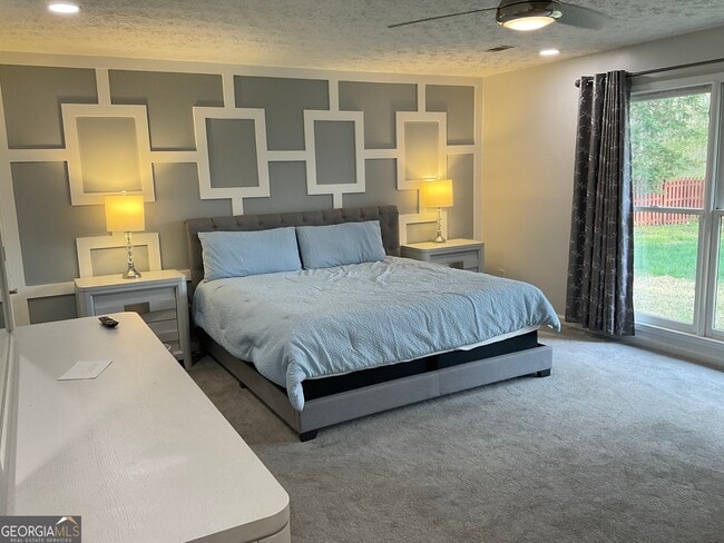 Building Photo - 558 Kenwood Rd