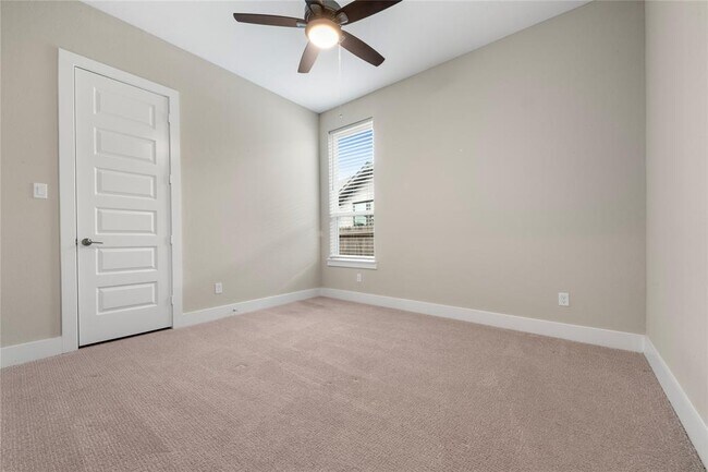 Building Photo - 24815 Pavonia Lake Ln