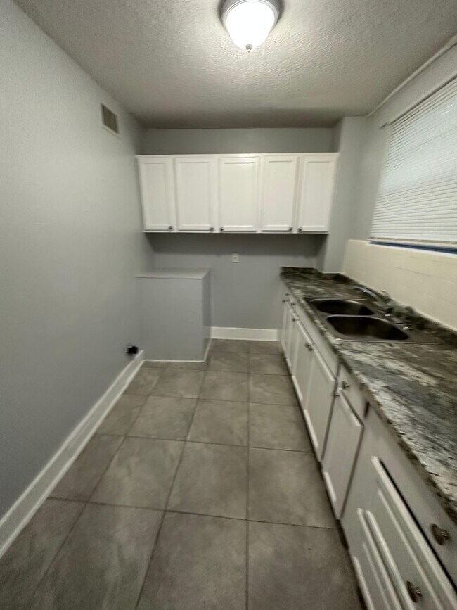 Primary Photo - 1923-1925 Ella St