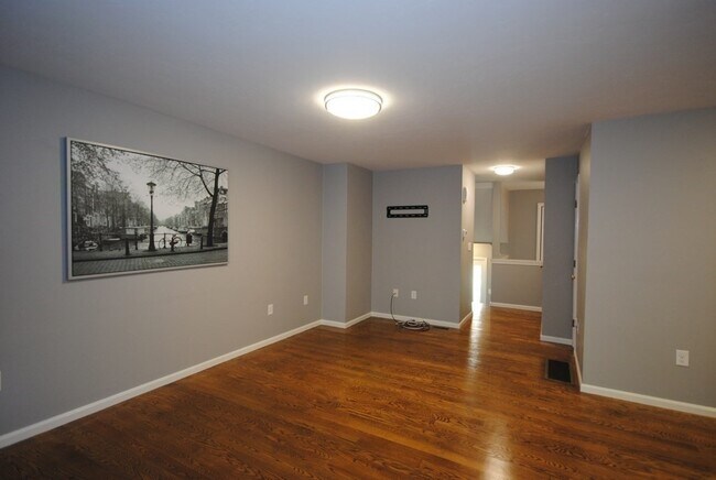 Building Photo - 240 Heritage Dr