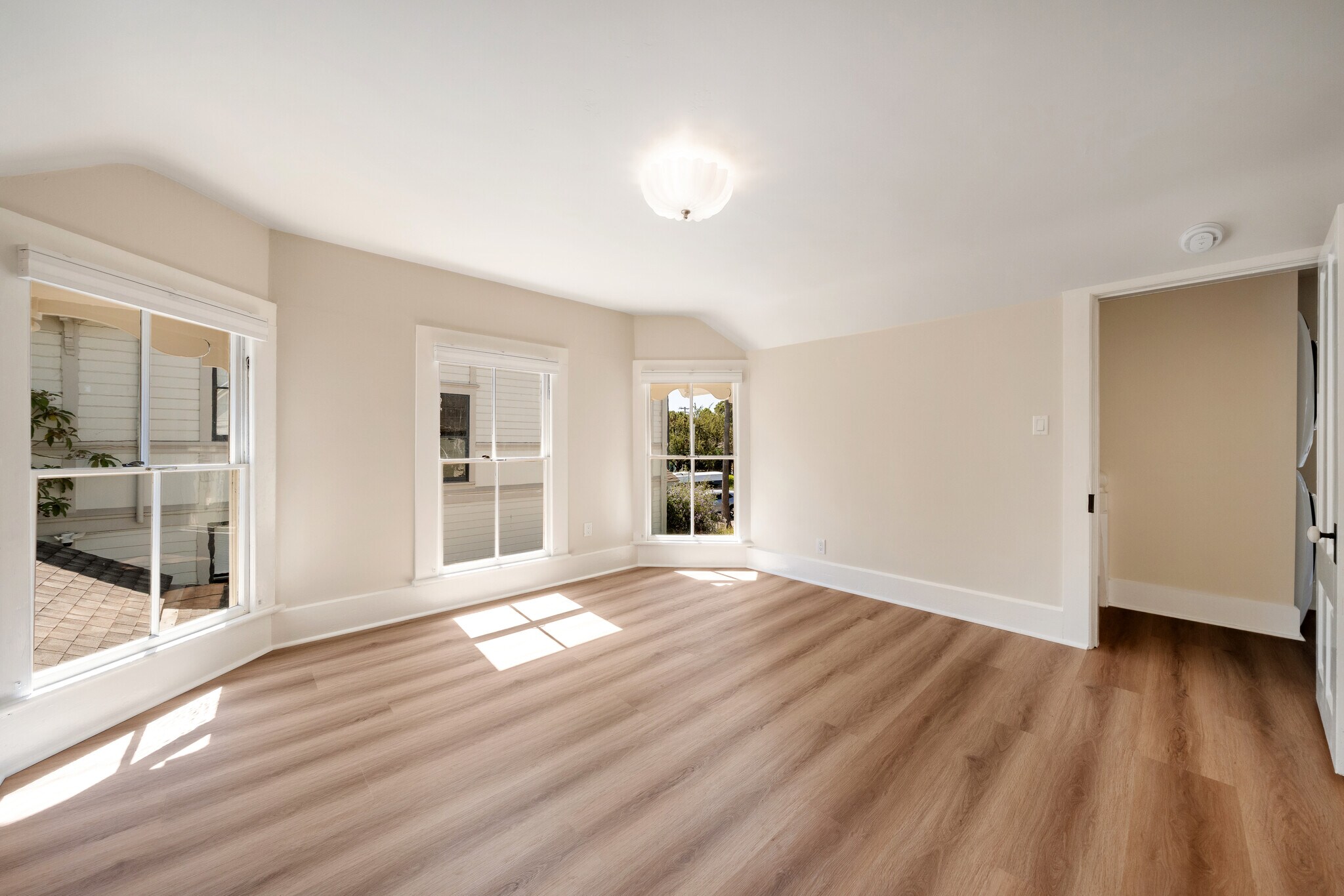 Building Photo - 532 Brinkerhoff Ave