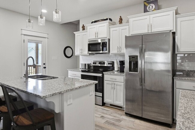 Building Photo - 515 Woodtrace Dr
