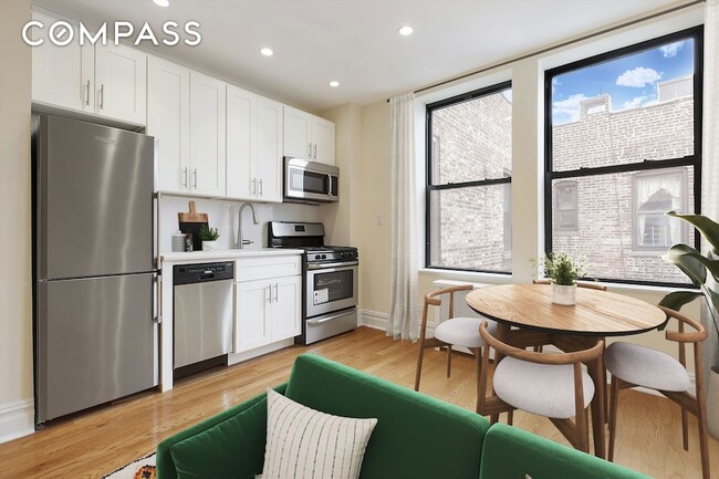 Building Photo - 750 Riverside Dr