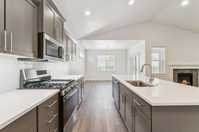 Building Photo - 10646 W Thimbleberry Ct